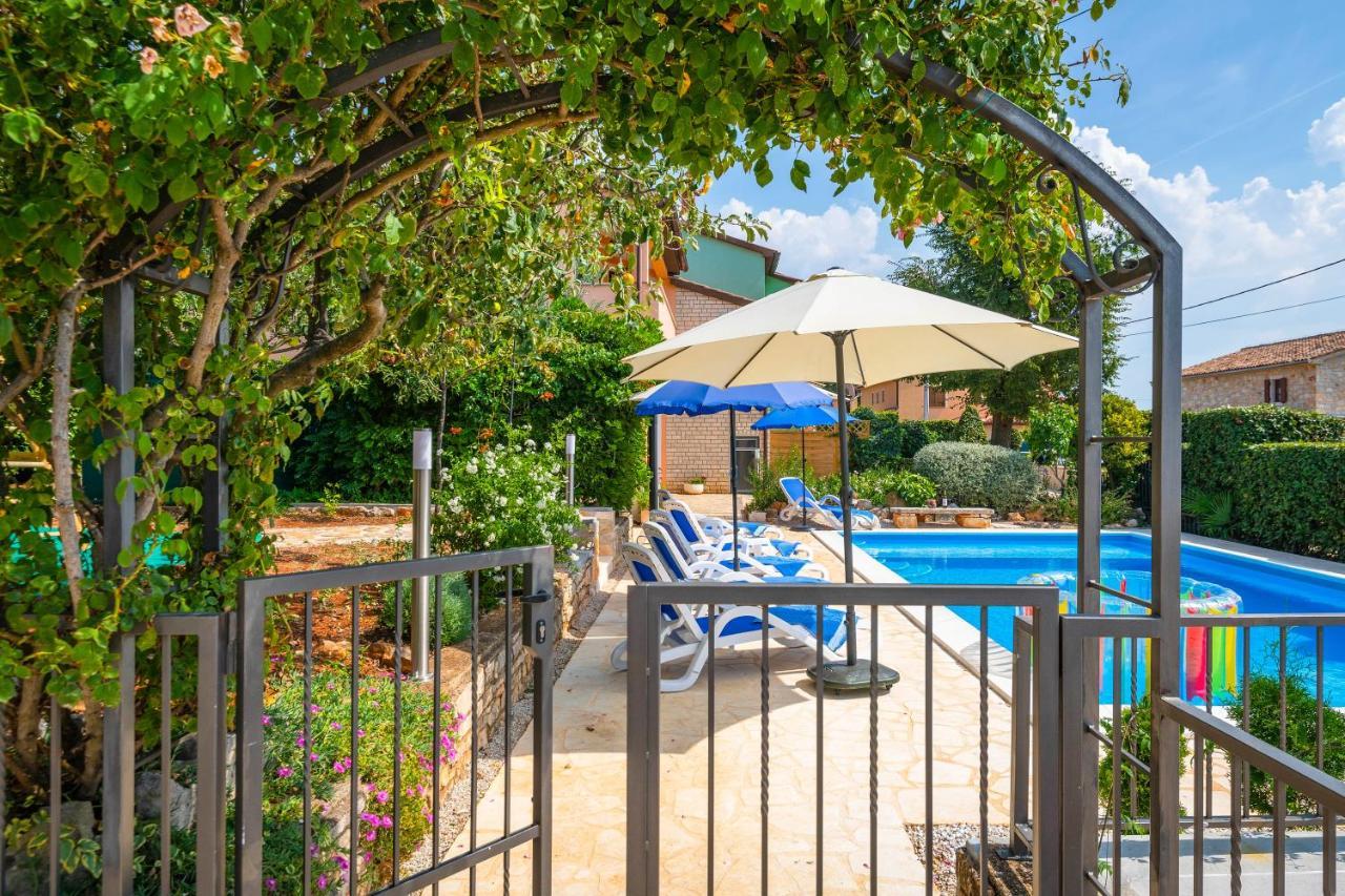 Villa Margerita With Private Pool, Yard And Parking Kaštelir Εξωτερικό φωτογραφία